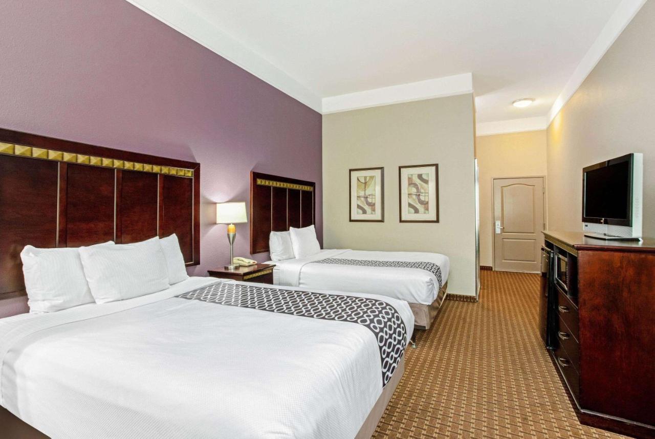 La Quinta By Wyndham Cleburne Hotel Bagian luar foto